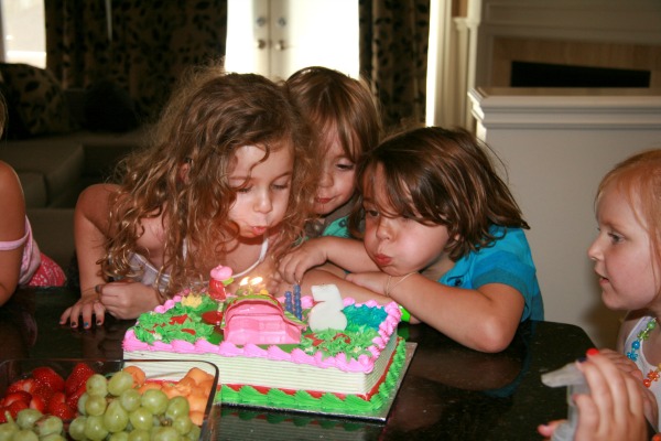 How To Throw the Perfect Party for Your Child