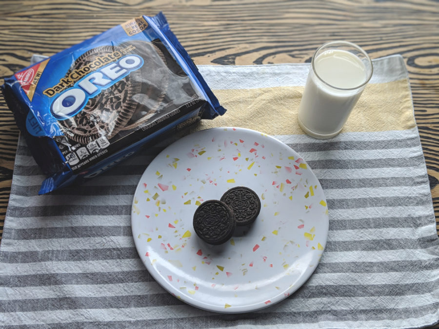OREO Dark Chocolate Snacking Experience
