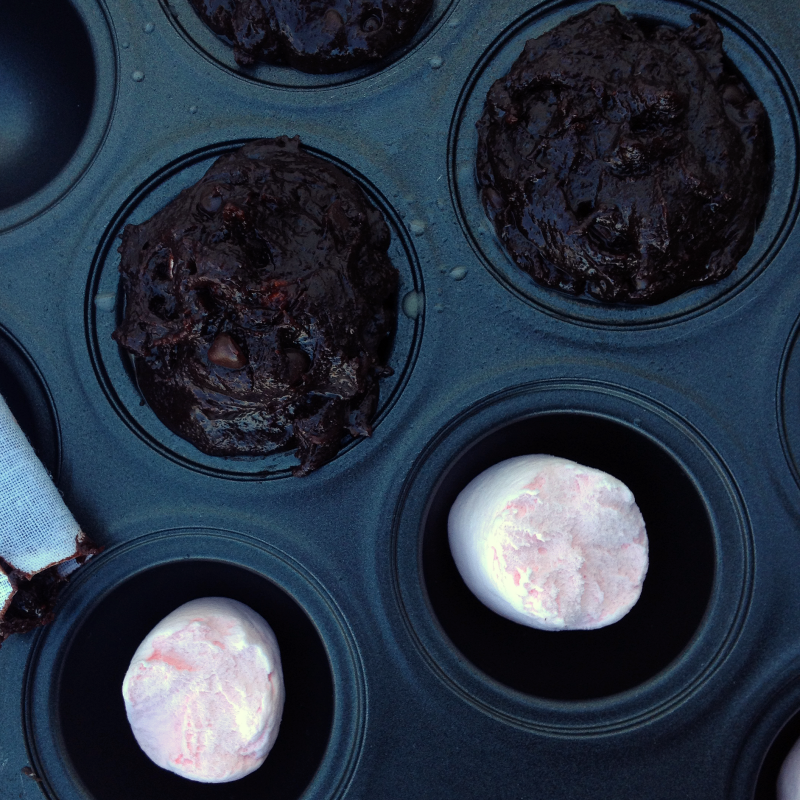 Marshmallow Brownie Ball Bites with White Chocolate Drizzle and Coconut “Grass” #Easter #DessertRecipes