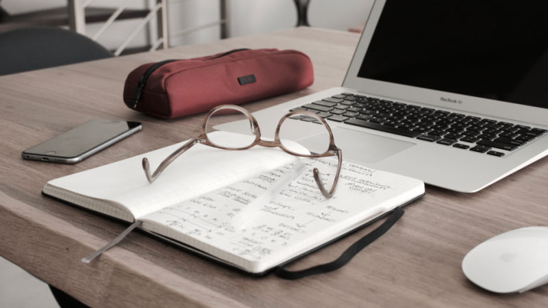 Why College Students Use Custom Essay Writing Services?