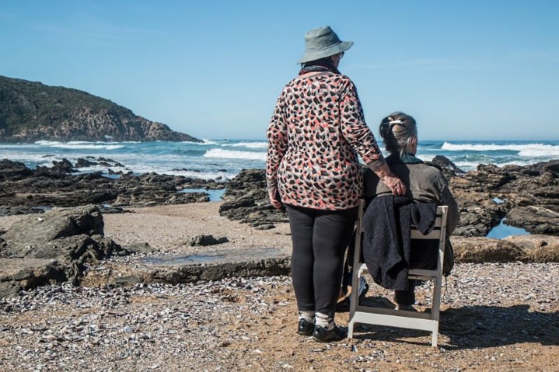 What to Do When Elderly Parents Need Your Help